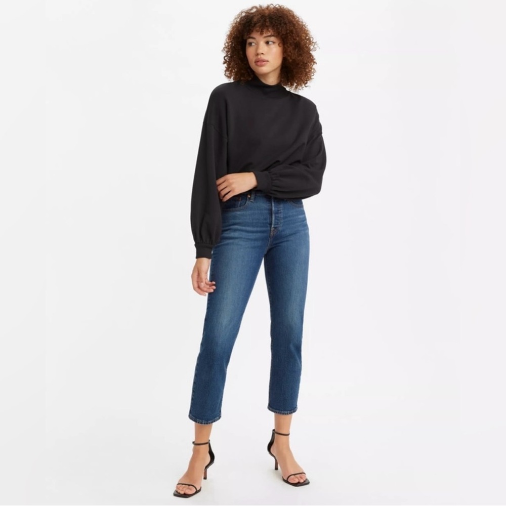 Levi's Women's Wedgie Straight Leg Jeans in Blue 28x26 like new